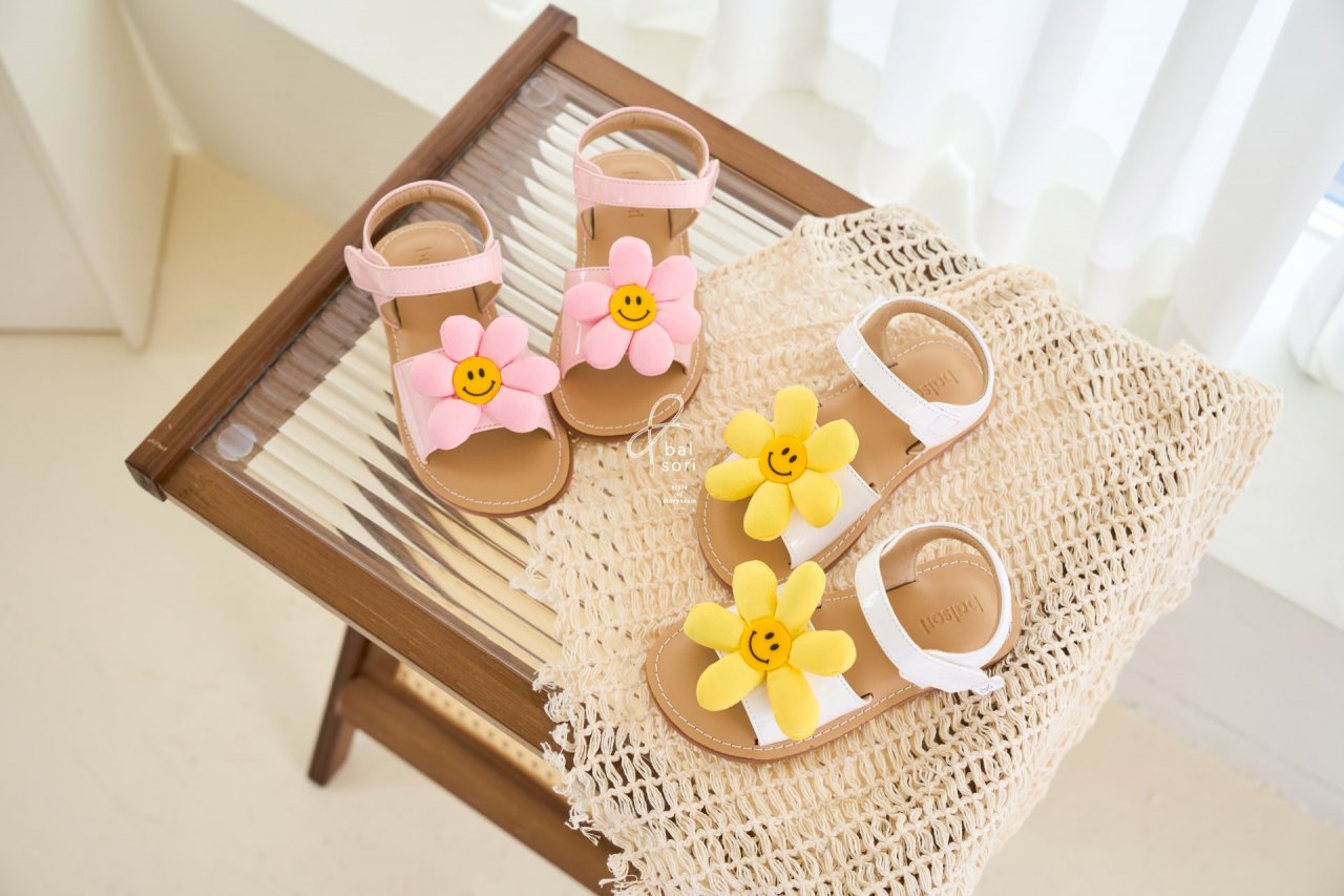 BB449 Sunflower Sandals Korean toddler shoes in white made in Korea