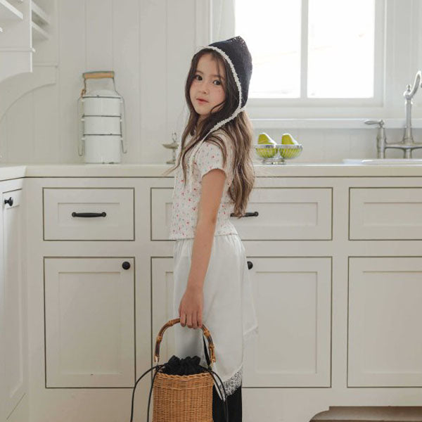 Daisy Lace Beanie Korean toddler accessory in white made in Korea