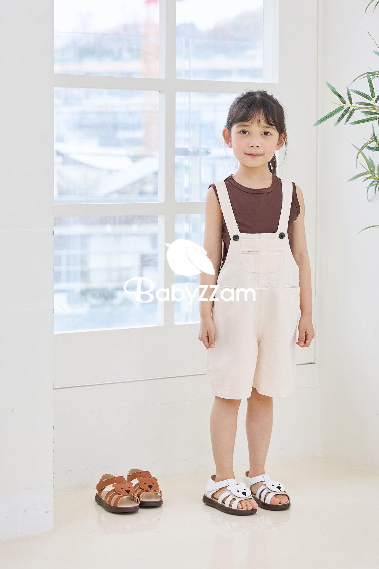 Y987 Honey Bear Sandals Korean toddler shoes in ivory made in Korea