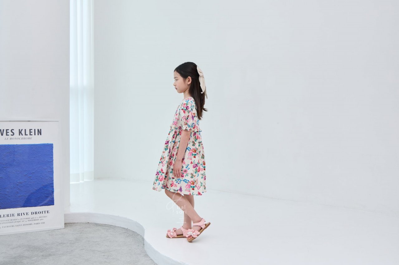 BB406 Cotton Candy Sandals Korean toddler shoes in white made in Korea