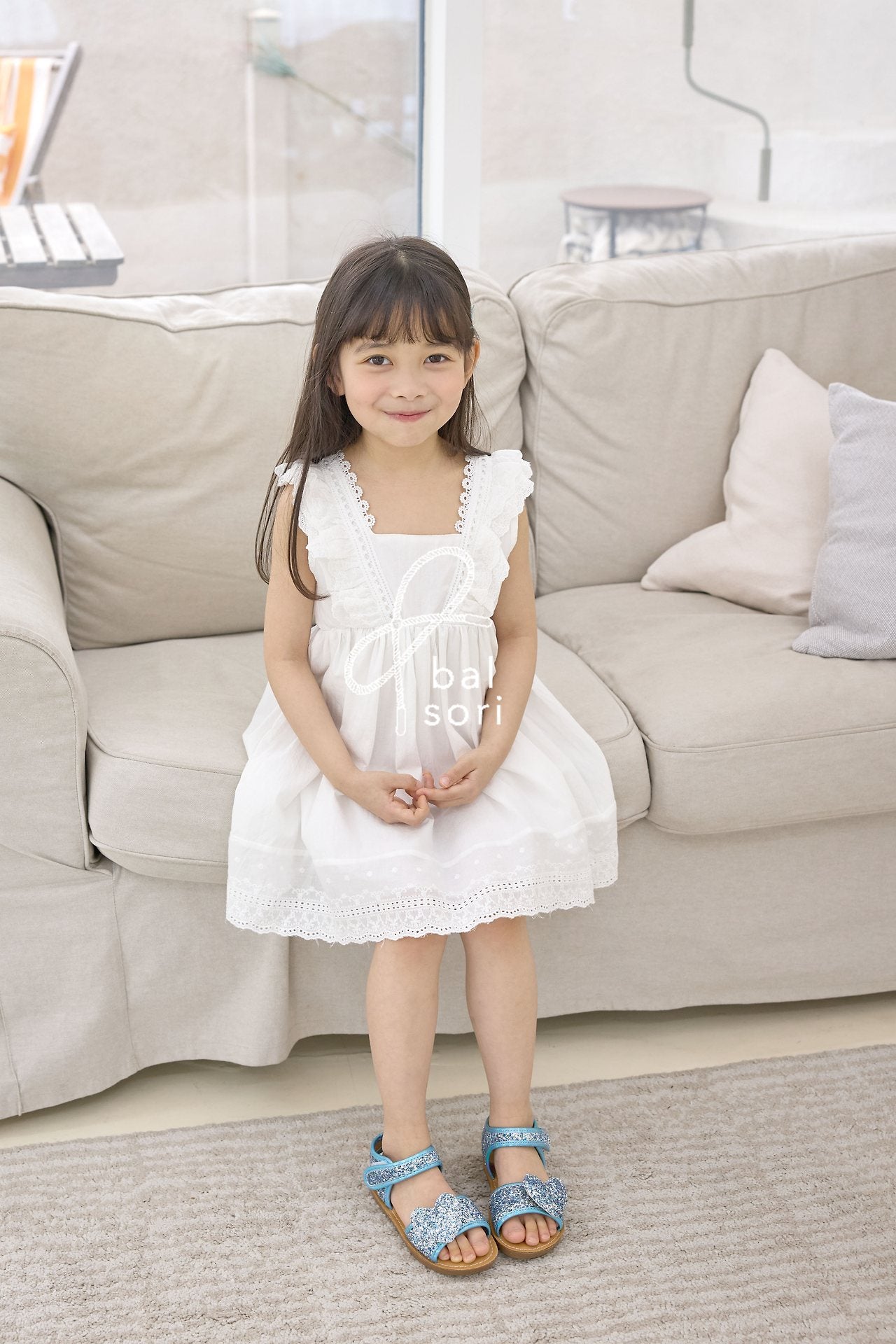 Y986 Sphere Sandals Korean toddler shoes in white made in Korea