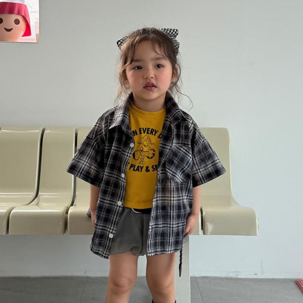 Netty Short Sleeve Shirt Korean toddler shirt in black made in Korea