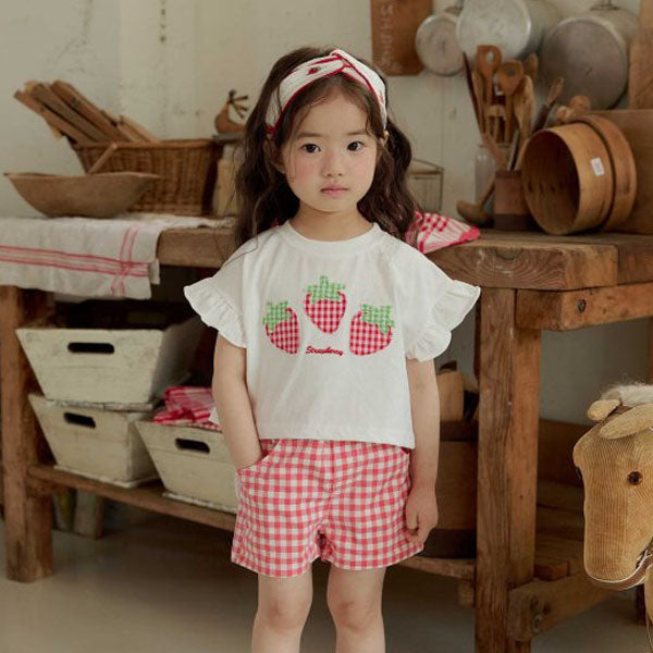 Strawberry Patch Tee Korean toddler t-shirt in ivory made in Korea