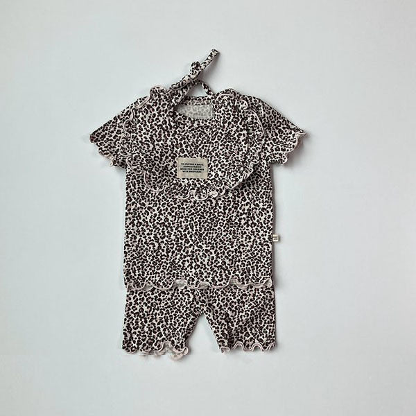 Pink Leo Short Sleeve Set-Up Korean infant set in light beige made in Korea