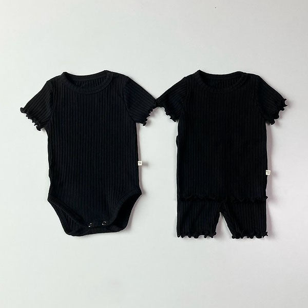 Black Ruffle Short Sleeve Set-Up Korean infant set in black made in Korea