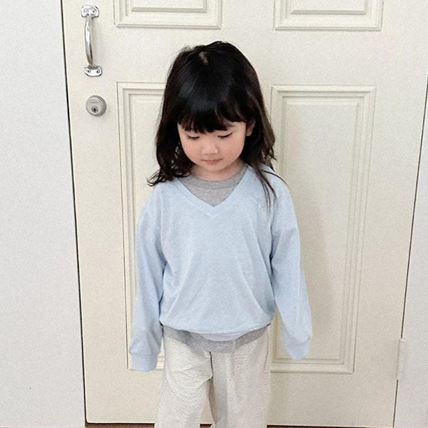 Summer V Sweatshirt Korean toddler sweater in light beige made in Korea