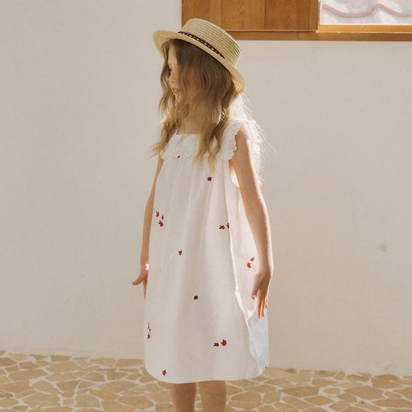 Handwoven Straw Hat Korean kids accessory in beige made in Korea