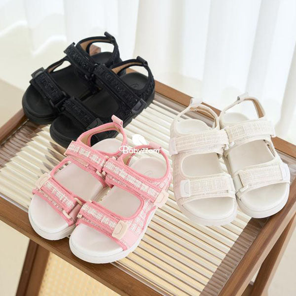 BB453 TikTok Sandals Korean infant shoes in black made in Korea