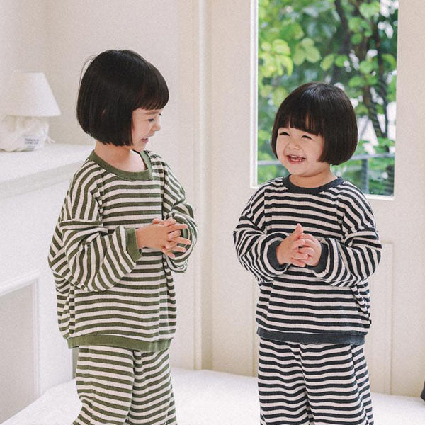 Waffle Sweatshirt Korean infant sweater in brown made in Korea